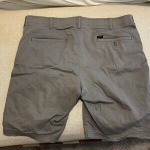 Lee Men's Extreme Motion Flat Front Short, Iron, 38